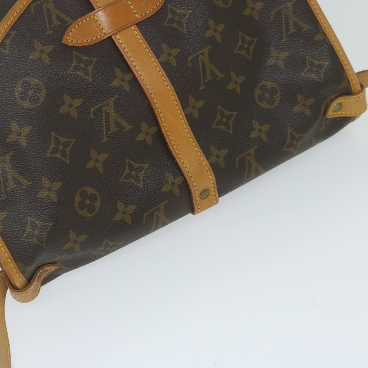 LOUIS VUITTON Monogram Saumur 30 Shoulder Bag M42256 LV Auth 61335