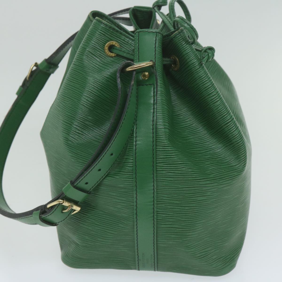 LOUIS VUITTON Epi Petit Noe Shoulder Bag Green M44104 LV Auth 61617