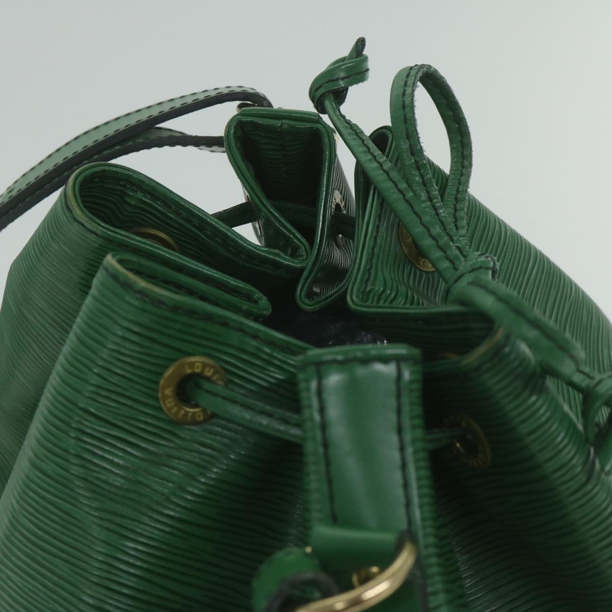 LOUIS VUITTON Epi Petit Noe Shoulder Bag Green M44104 LV Auth 61617