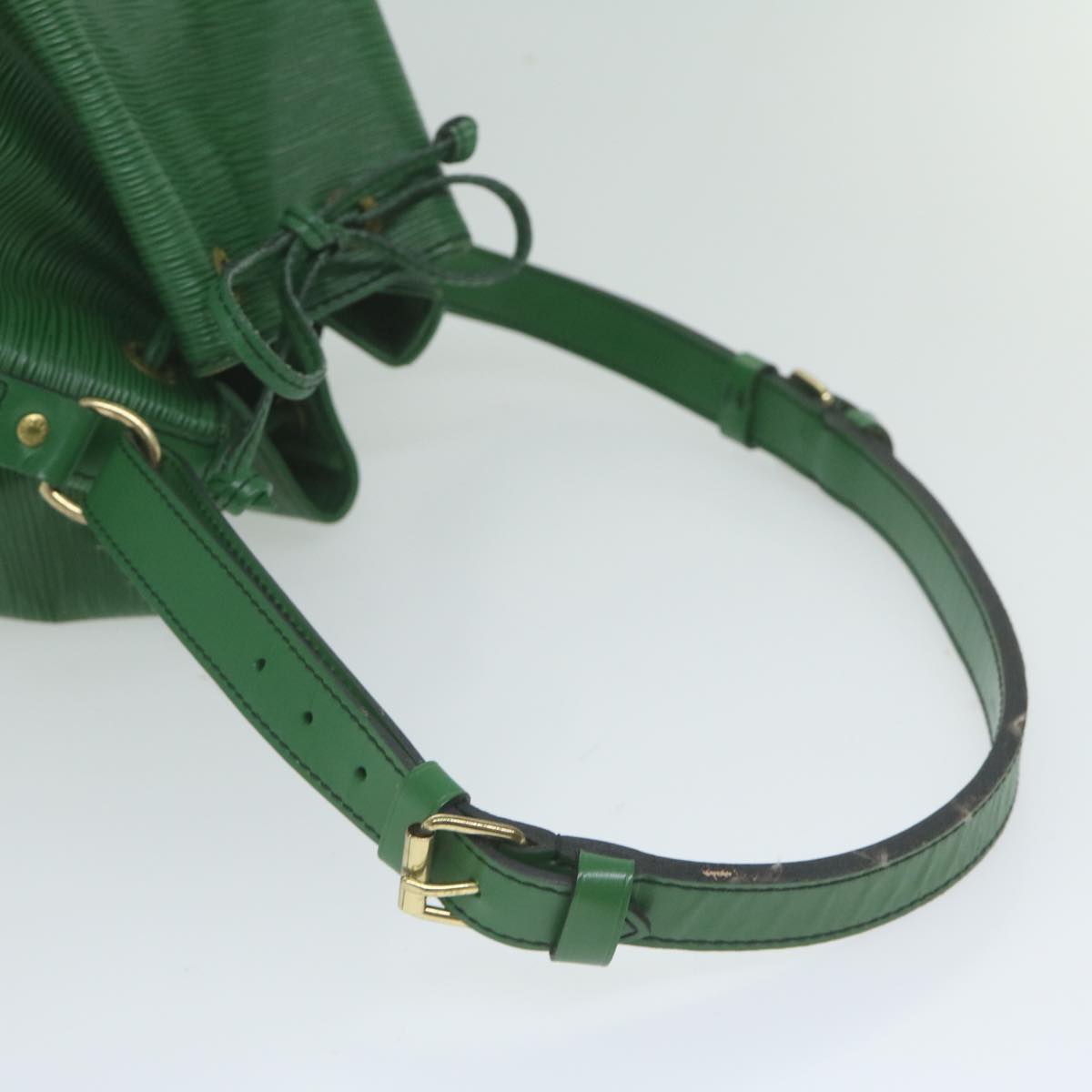 LOUIS VUITTON Epi Petit Noe Shoulder Bag Green M44104 LV Auth 61617