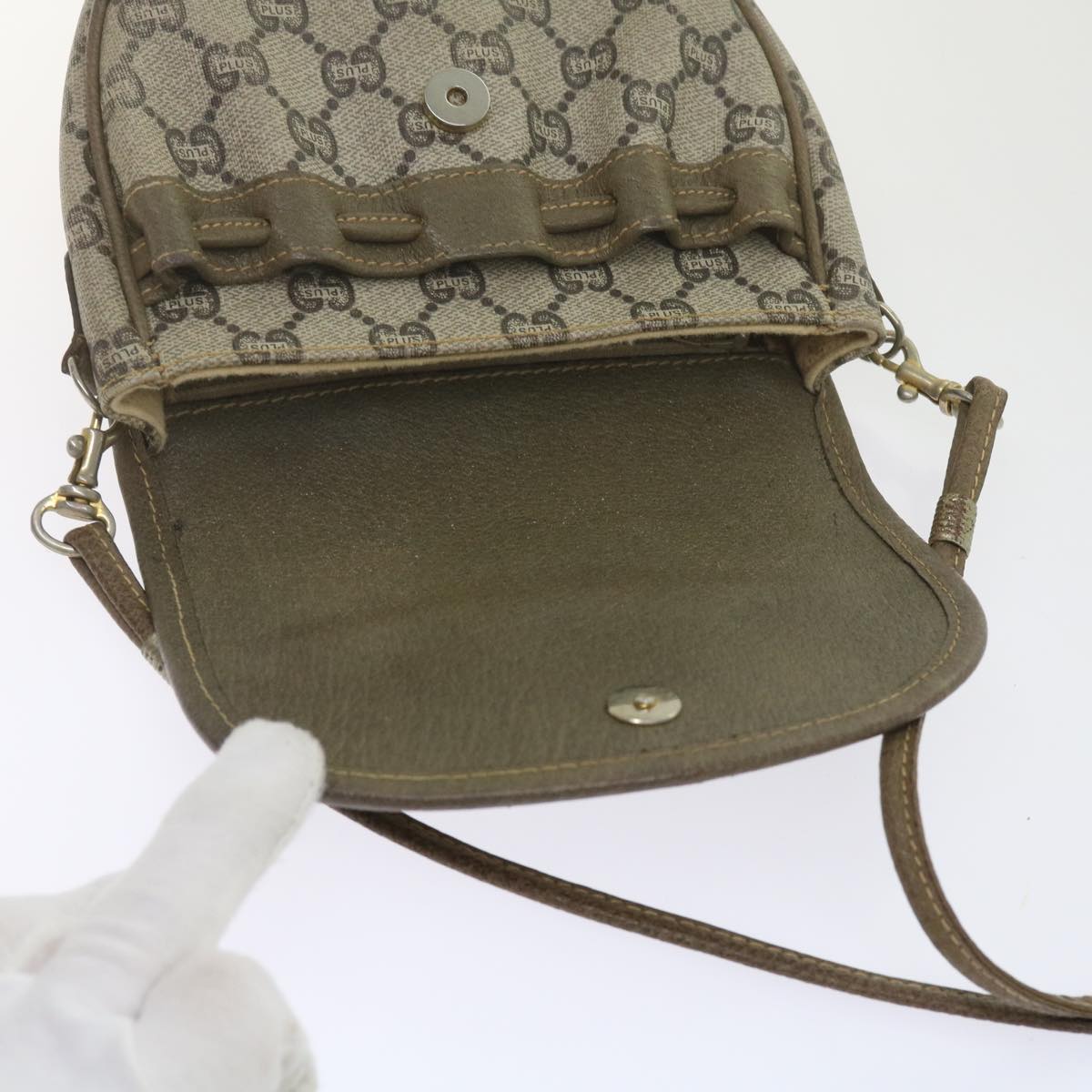 GUCCI GG PLUS Canvas Shoulder Bag PVC Beige Auth 61689