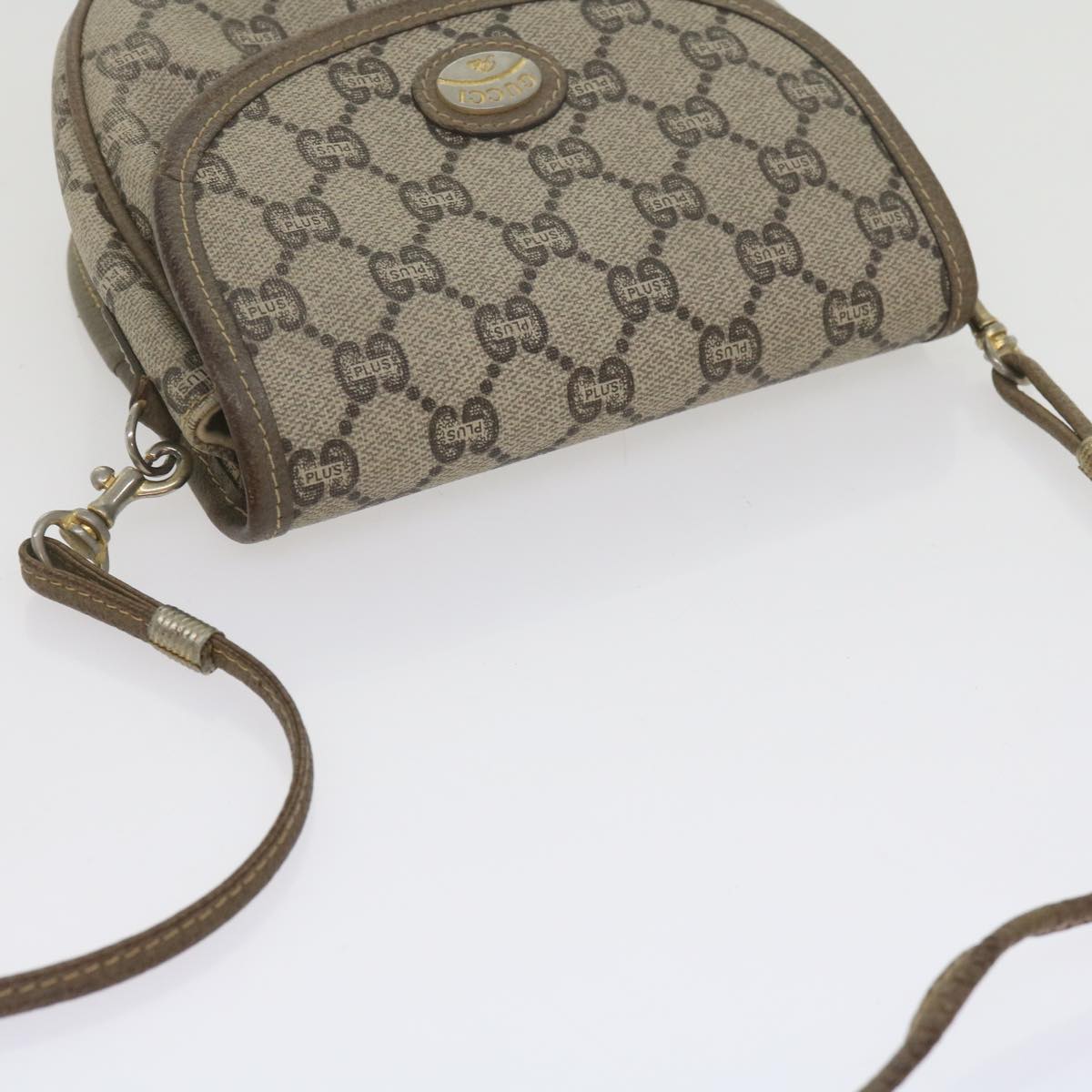 GUCCI GG PLUS Canvas Shoulder Bag PVC Beige Auth 61689