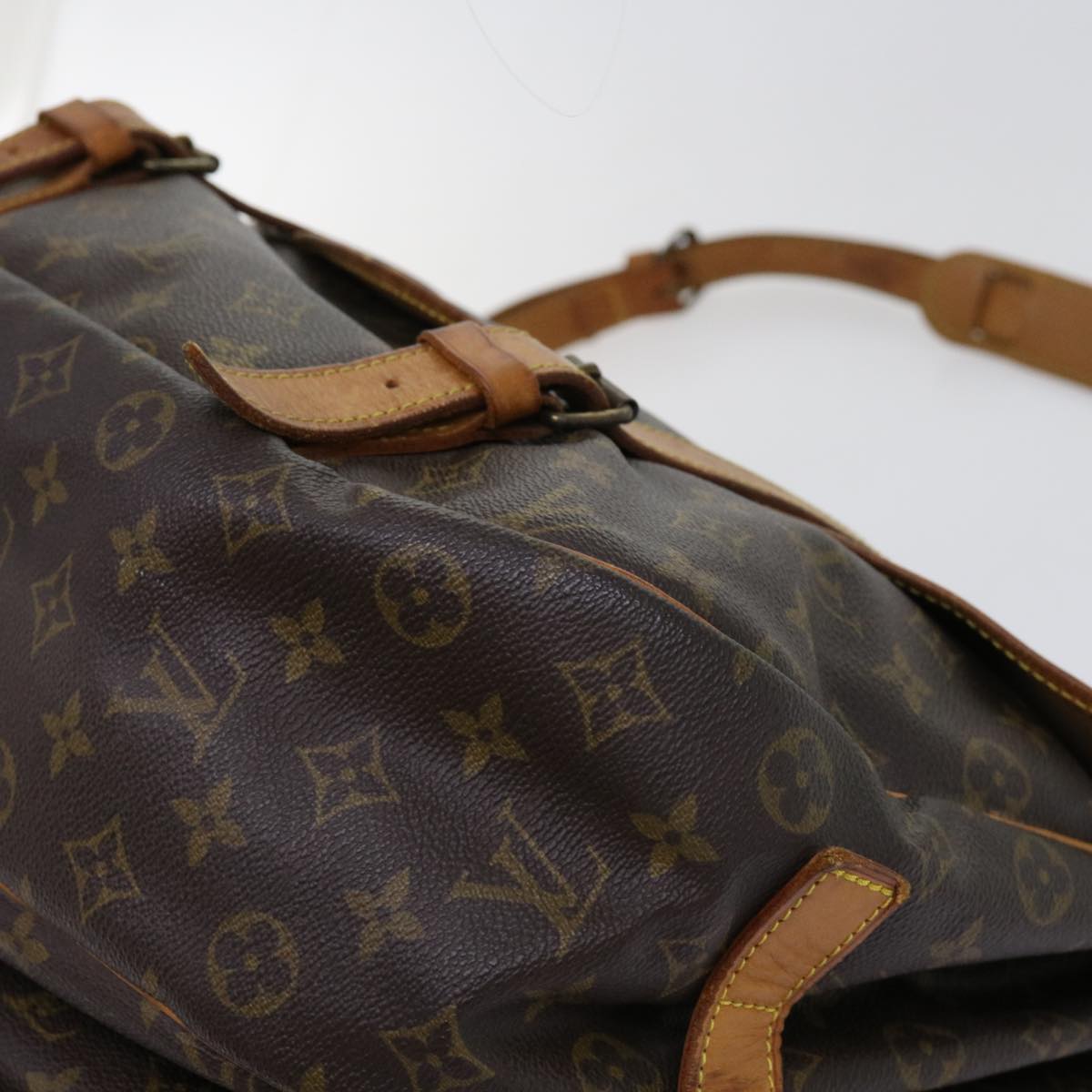 LOUIS VUITTON Monogram Saumur 43 Shoulder Bag M42252 LV Auth 61721