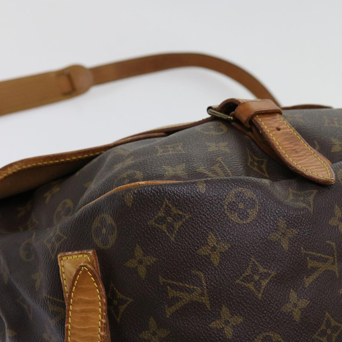 LOUIS VUITTON Monogram Saumur 43 Shoulder Bag M42252 LV Auth 61721