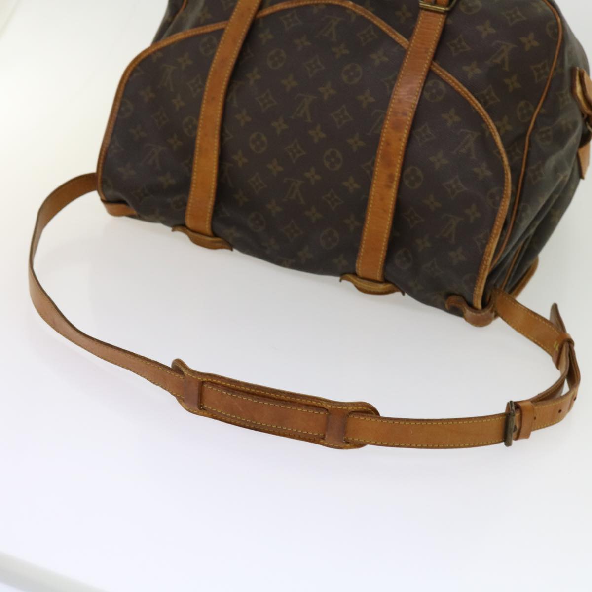 LOUIS VUITTON Monogram Saumur 43 Shoulder Bag M42252 LV Auth 61721