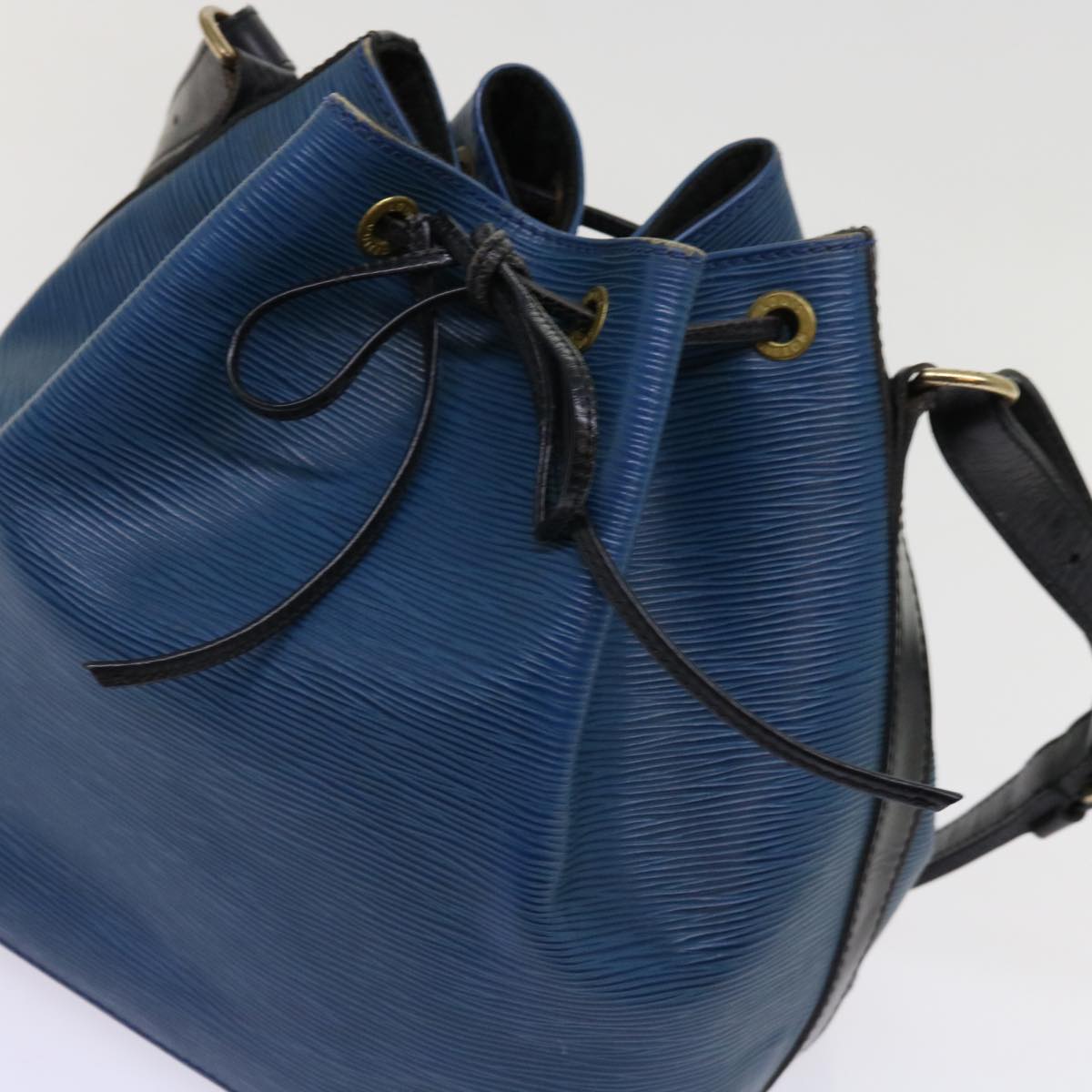 LOUIS VUITTON Epi Petit Noe Shoulder Bag Bicolor Black Blue M44152 LV Auth 61723