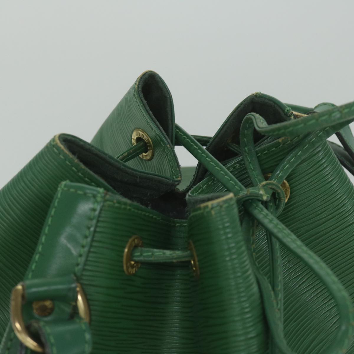 LOUIS VUITTON Epi Noe Shoulder Bag Green M44004 LV Auth 61811