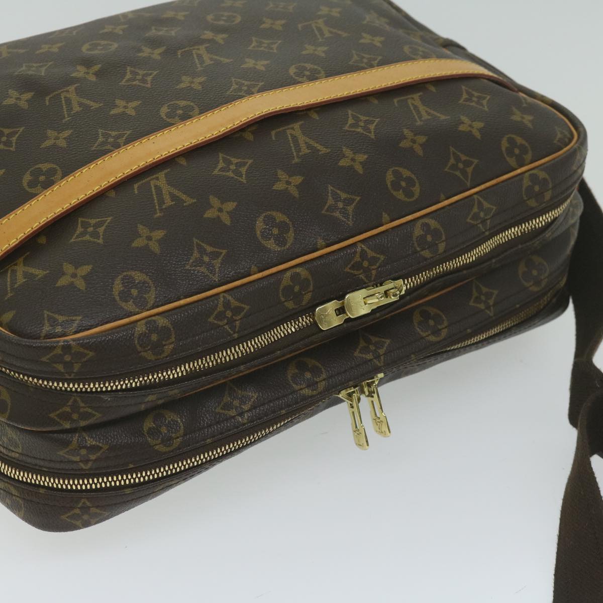 LOUIS VUITTON Monogram Reporter GM Shoulder Bag M45252 LV Auth 62211