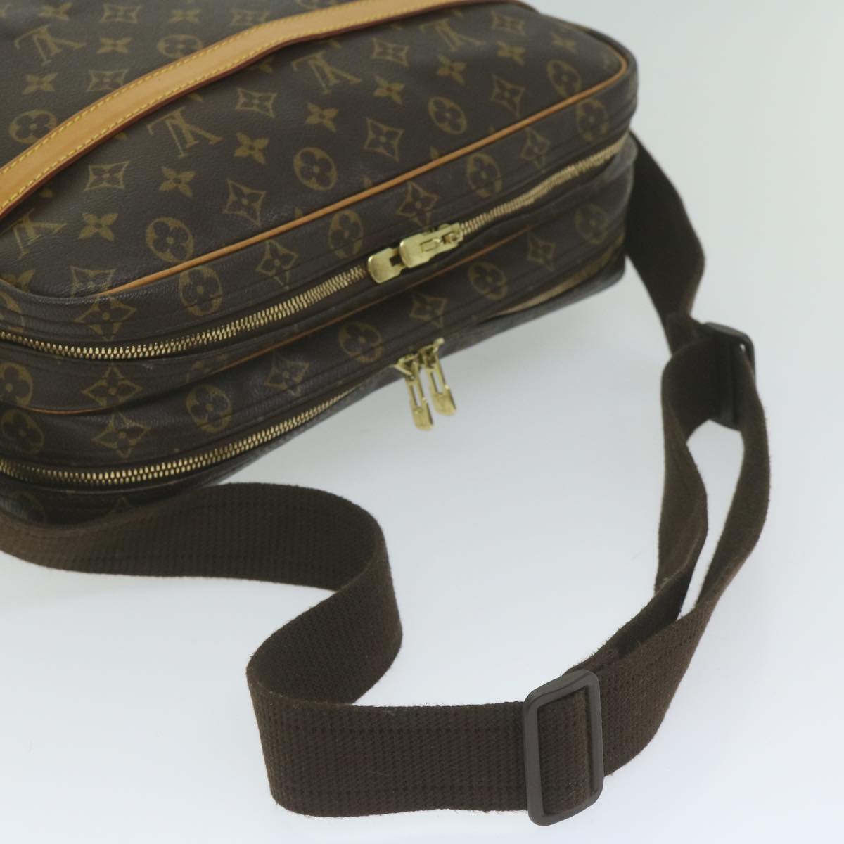 LOUIS VUITTON Monogram Reporter GM Shoulder Bag M45252 LV Auth 62211