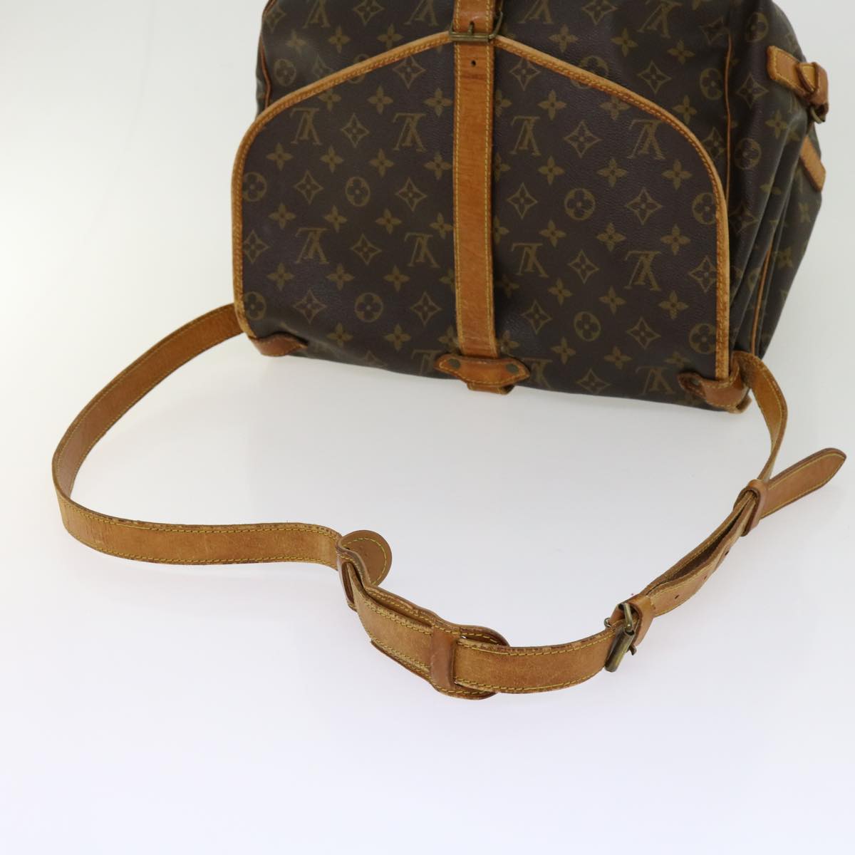 LOUIS VUITTON Monogram Saumur 35 Shoulder Bag M42254 LV Auth 62223