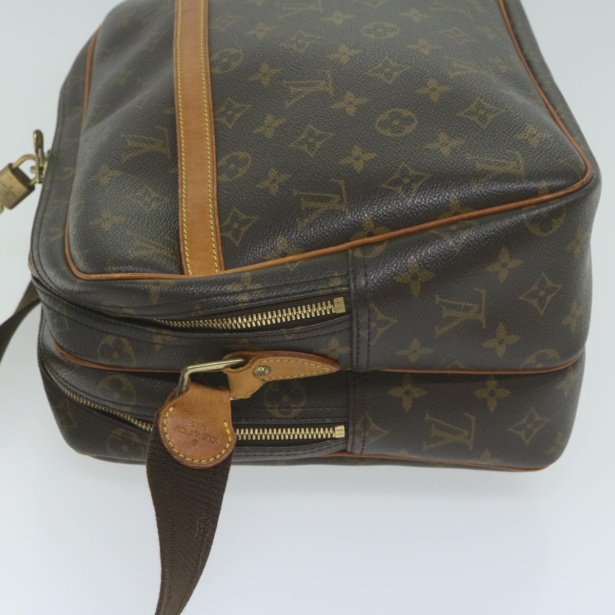 LOUIS VUITTON Monogram Reporter GM Shoulder Bag M45252 LV Auth 62225