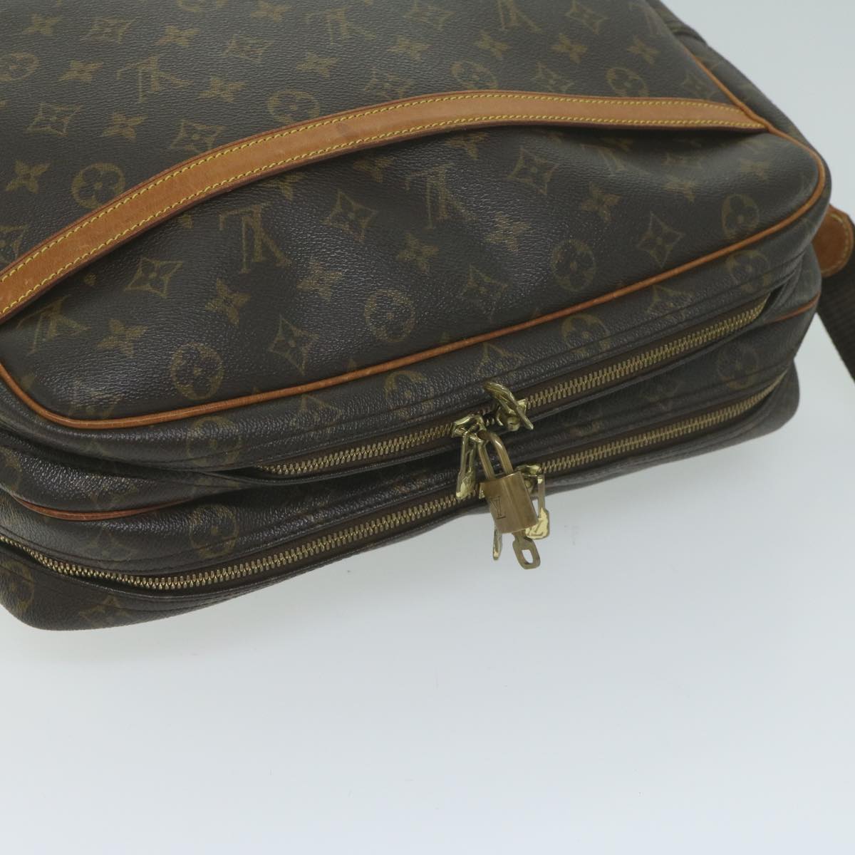 LOUIS VUITTON Monogram Reporter GM Shoulder Bag M45252 LV Auth 62225