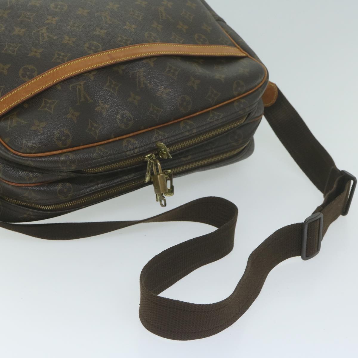 LOUIS VUITTON Monogram Reporter GM Shoulder Bag M45252 LV Auth 62225