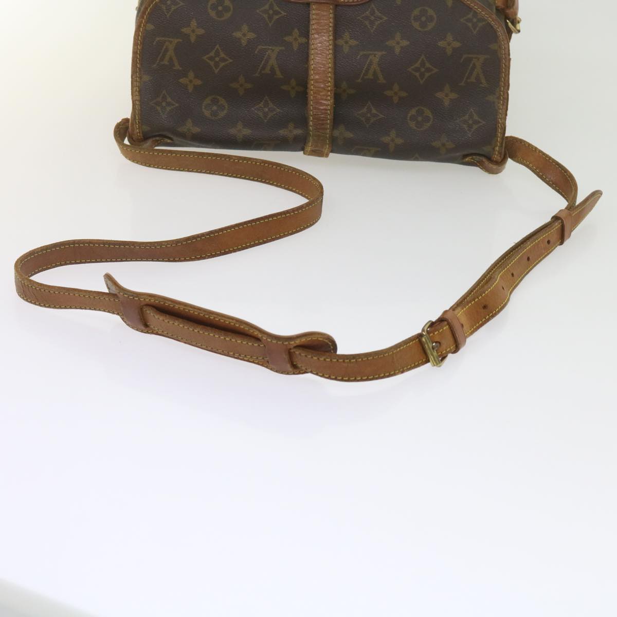 LOUIS VUITTON Monogram Saumur 30 Shoulder Bag M42256 LV Auth 62291