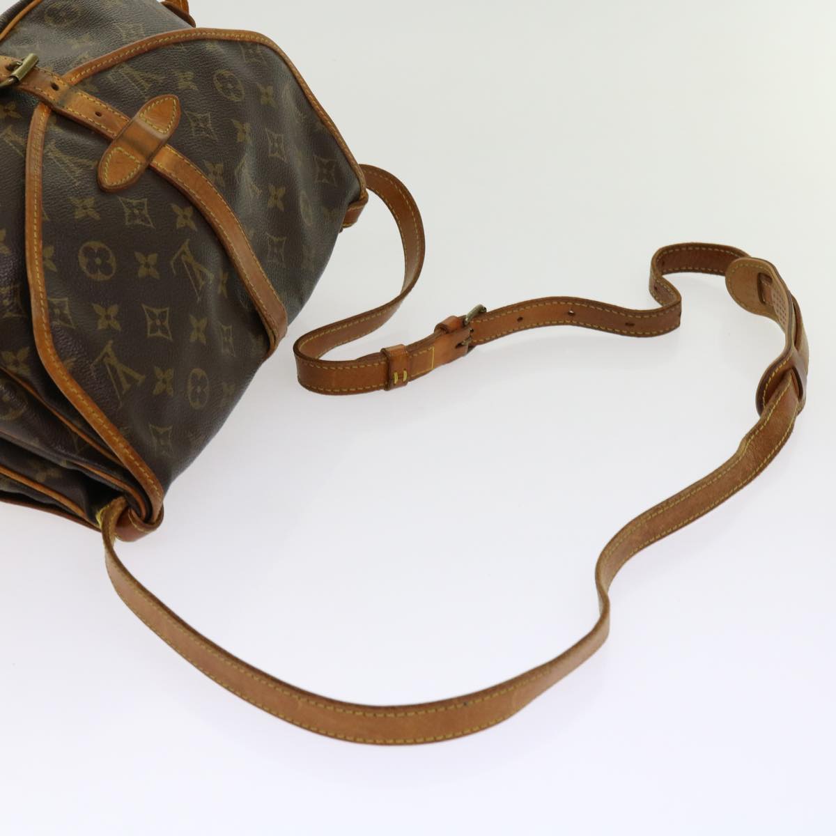 LOUIS VUITTON Monogram Saumur 30 Shoulder Bag M42256 LV Auth 62468