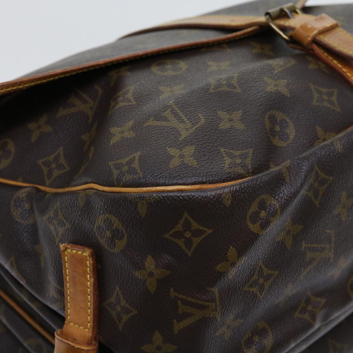 LOUIS VUITTON Monogram Saumur 35 Shoulder Bag M42254 LV Auth 62739