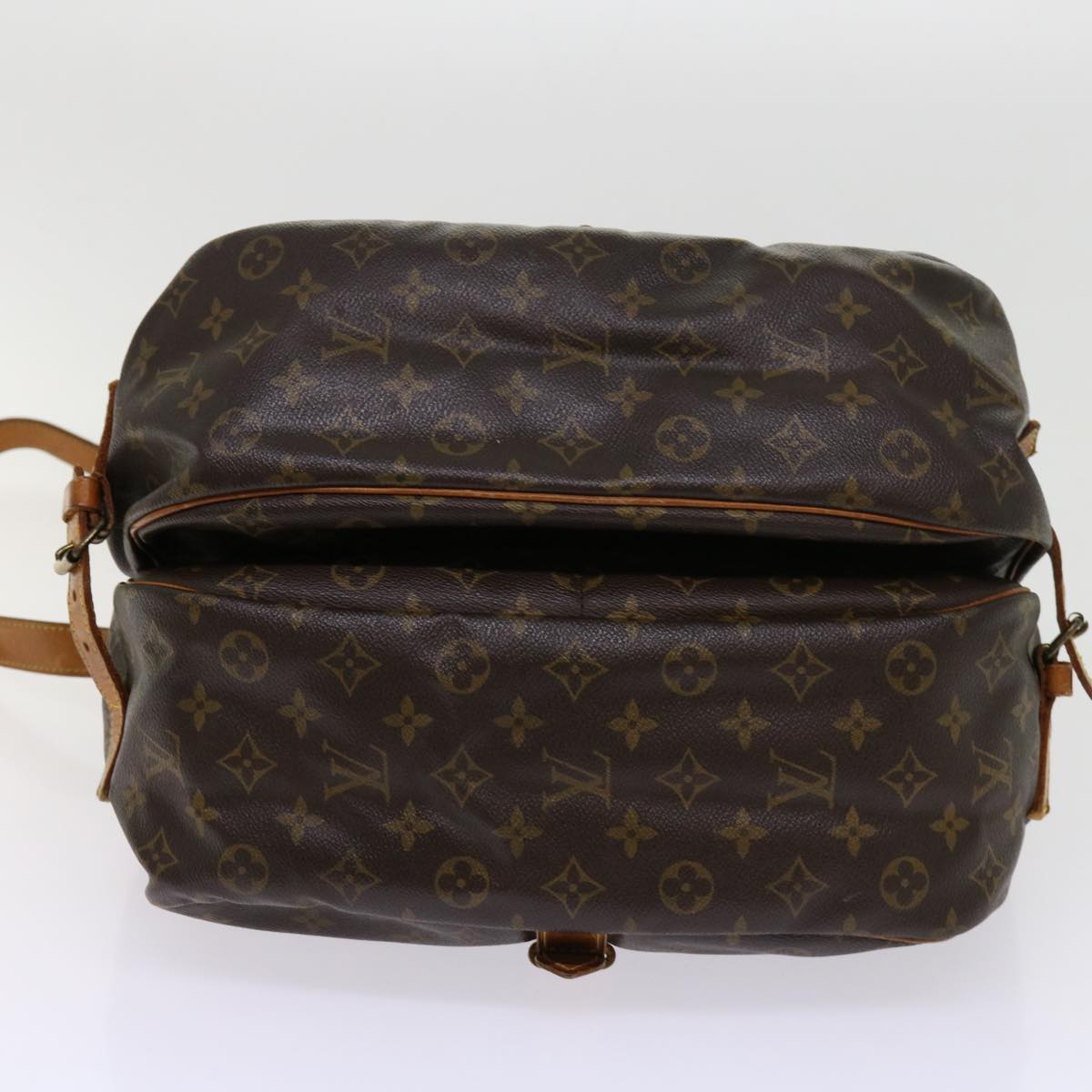 LOUIS VUITTON Monogram Saumur 35 Shoulder Bag M42254 LV Auth 62740