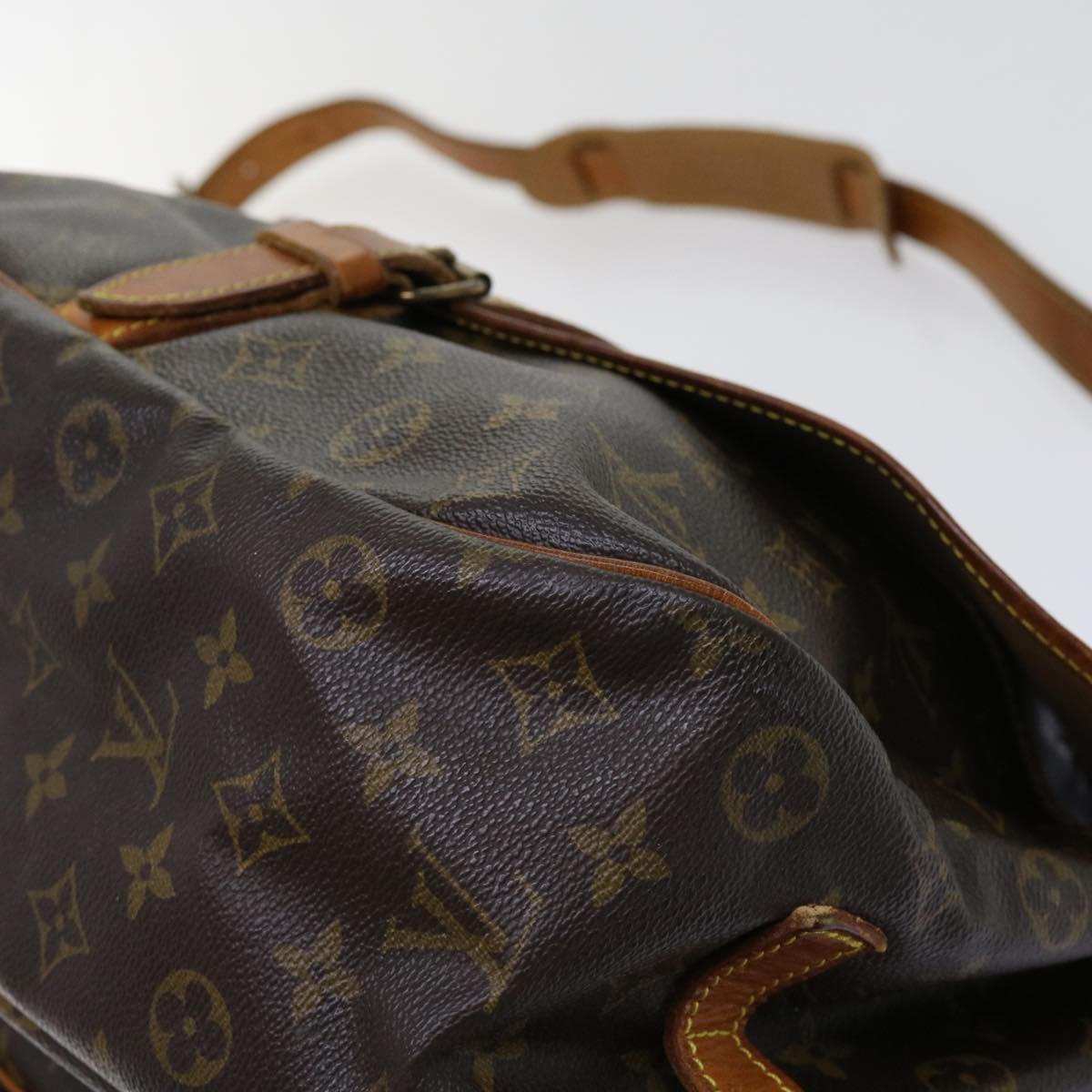 LOUIS VUITTON Monogram Saumur 35 Shoulder Bag M42254 LV Auth 62740