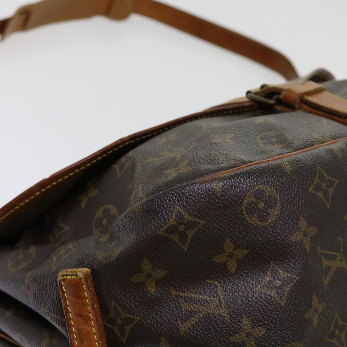 LOUIS VUITTON Monogram Saumur 35 Shoulder Bag M42254 LV Auth 62740