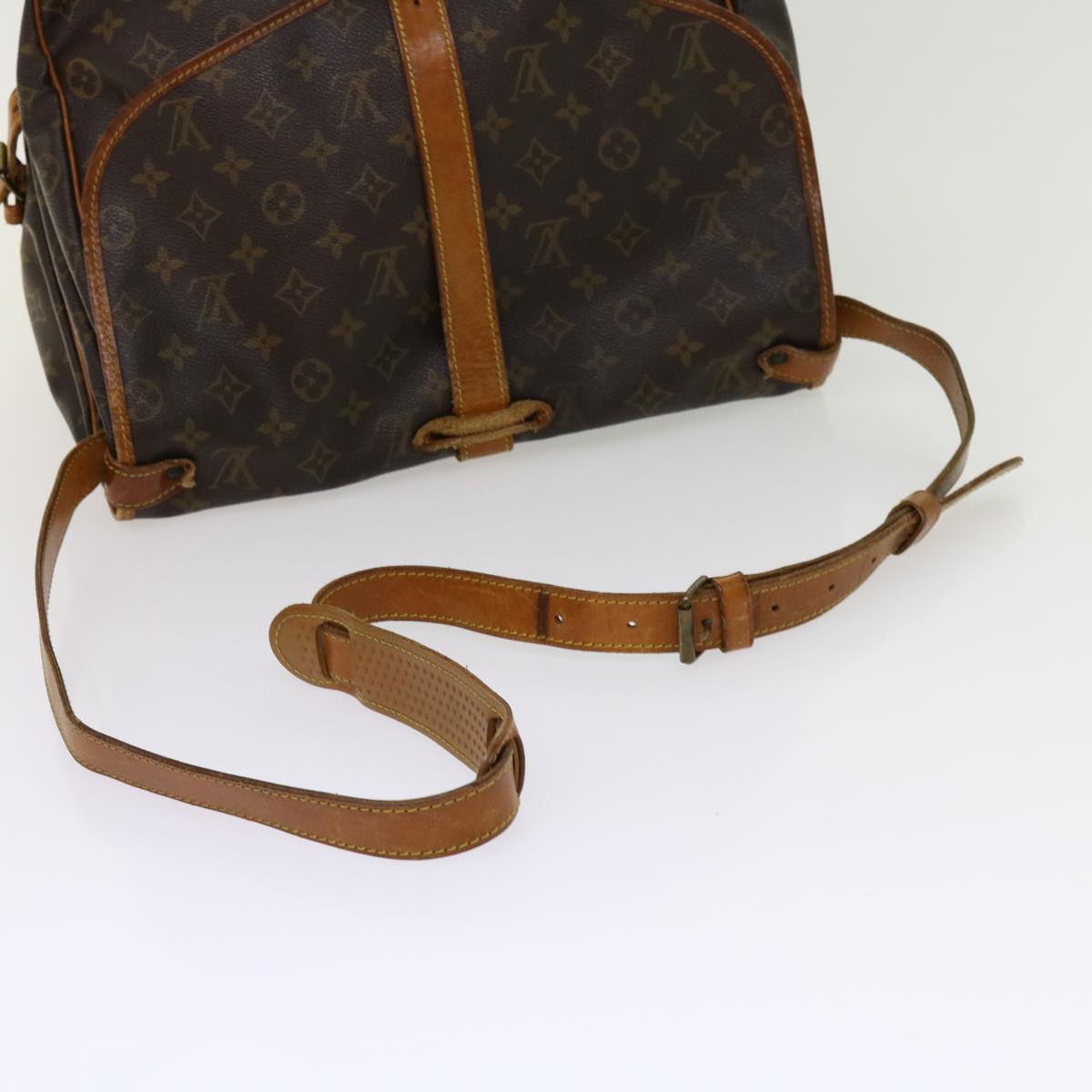 LOUIS VUITTON Monogram Saumur 35 Shoulder Bag M42254 LV Auth 62740