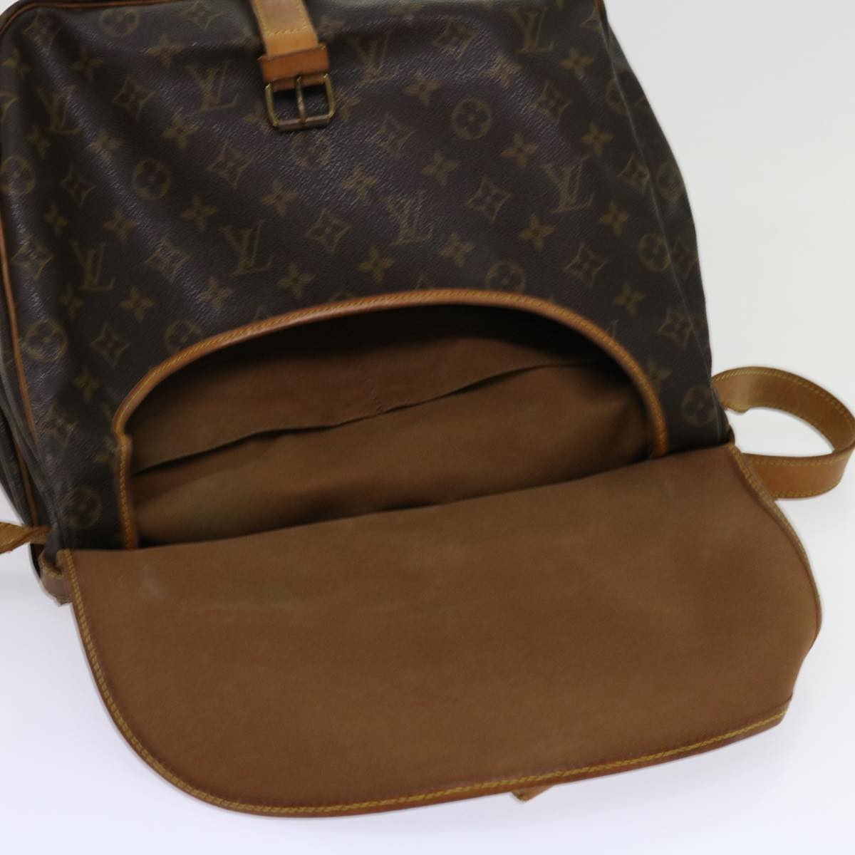 LOUIS VUITTON Monogram Saumur 35 Shoulder Bag M42254 LV Auth 62950