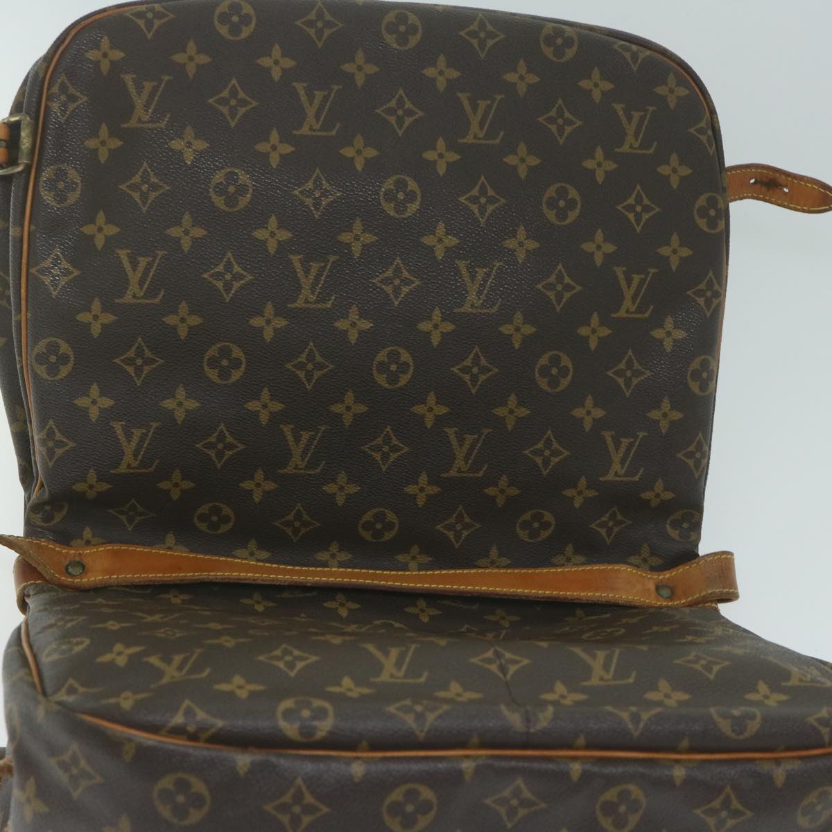 LOUIS VUITTON Monogram Saumur 35 Shoulder Bag M42254 LV Auth 63107