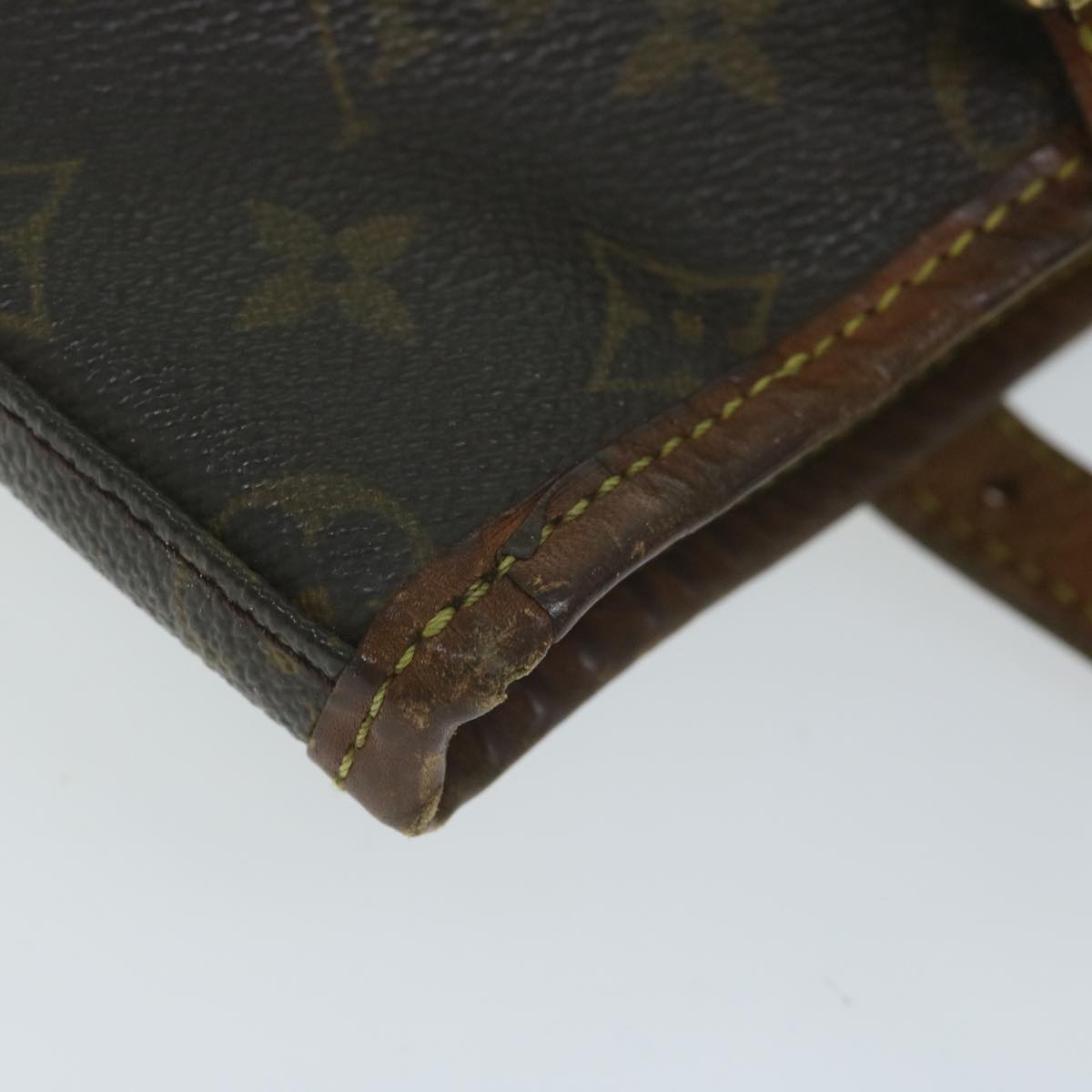 LOUIS VUITTON Monogram Bucket GM Shoulder Bag M42236 LV Auth 63347