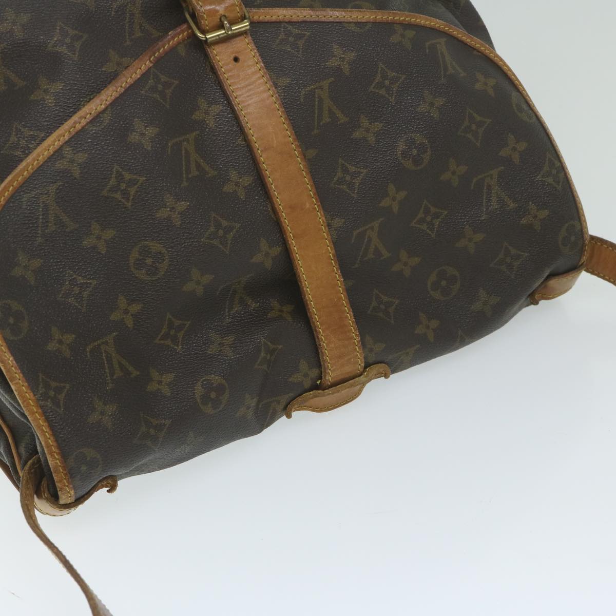 LOUIS VUITTON Monogram Saumur 35 Shoulder Bag M42254 LV Auth 63511