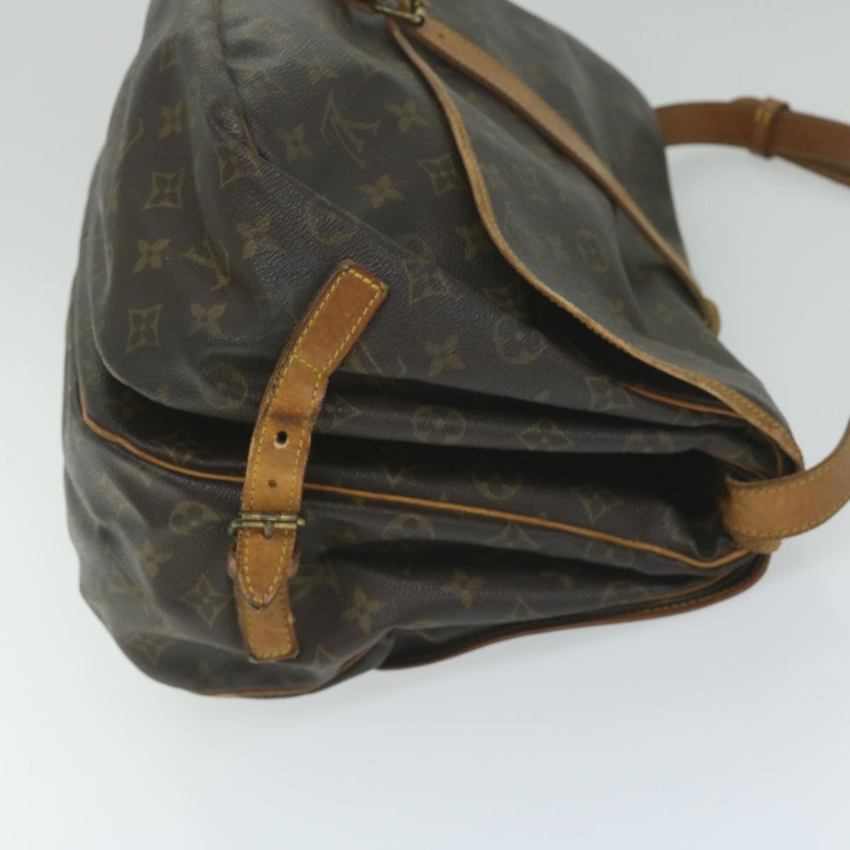 LOUIS VUITTON Monogram Saumur 35 Shoulder Bag M42254 LV Auth 63511