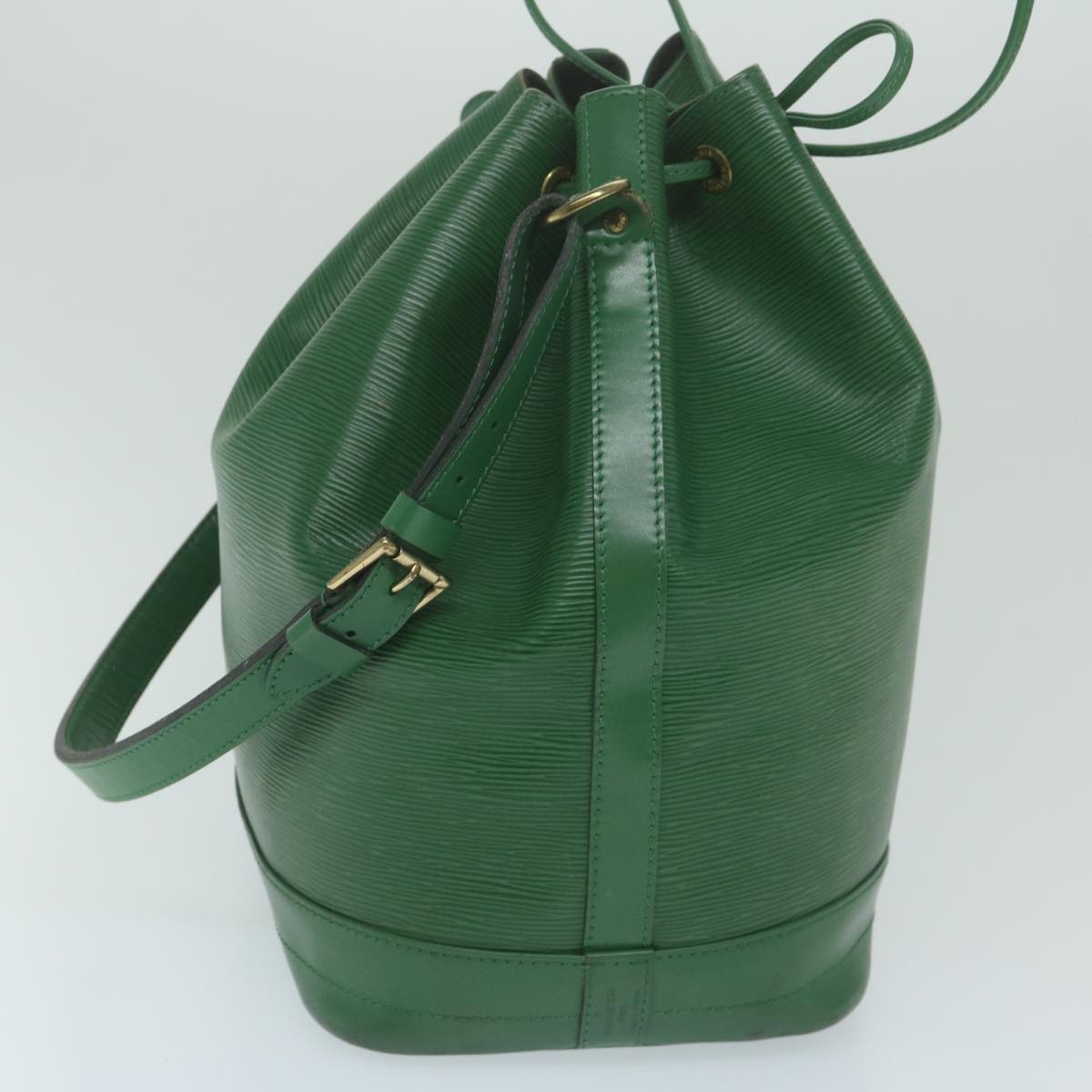 LOUIS VUITTON Epi Noe Shoulder Bag Green M44004 LV Auth 63540