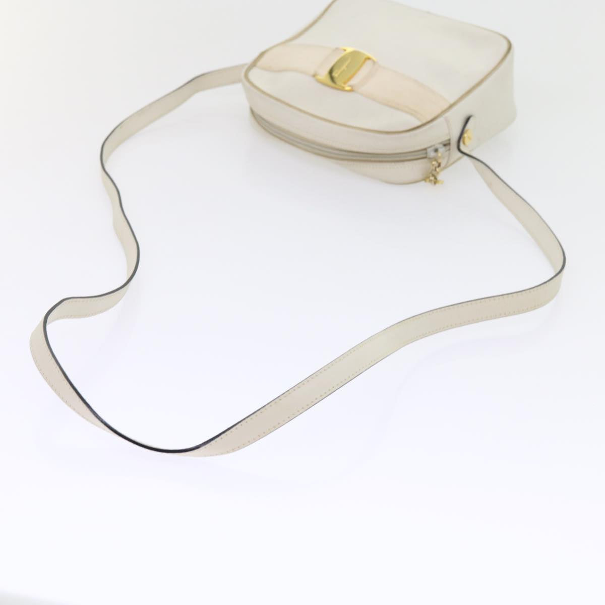 Salvatore Ferragamo Shoulder Bag Leather White Auth 63692