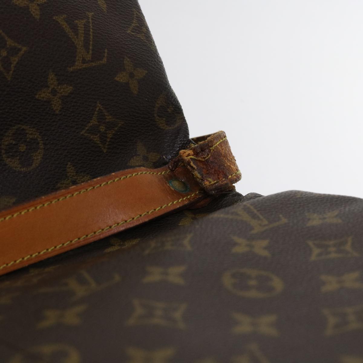 LOUIS VUITTON Monogram Saumur 35 Shoulder Bag M42254 LV Auth 63714