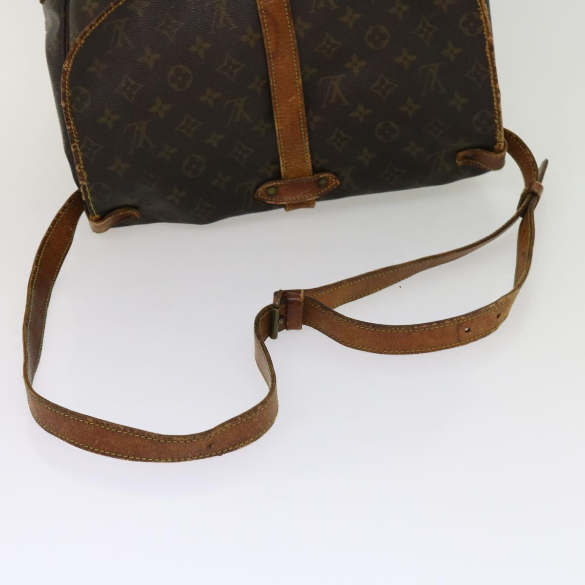 LOUIS VUITTON Monogram Saumur 35 Shoulder Bag M42254 LV Auth 63714