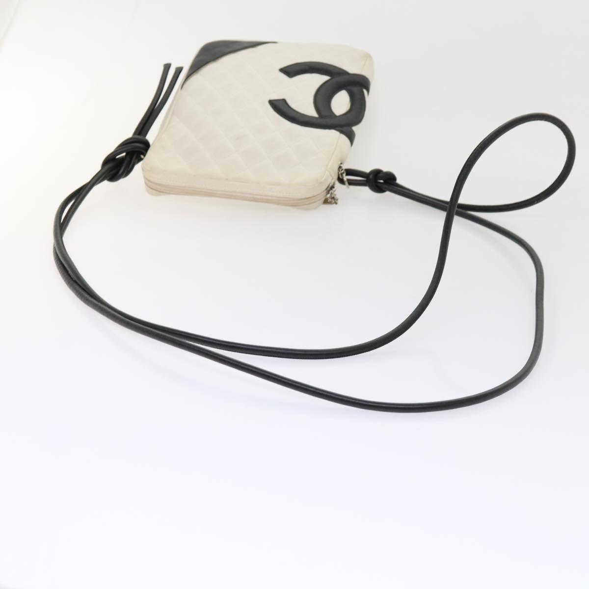 CHANEL Cambon Line Shoulder Bag Leather White CC Auth 63733