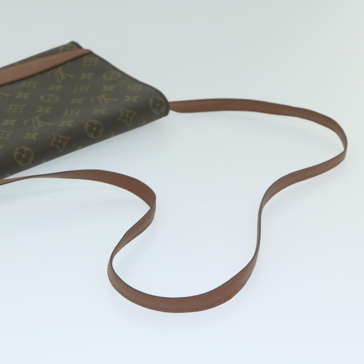 LOUIS VUITTON Monogram Bordeaux 27 Shoulder Bag M51797 LV Auth 63759