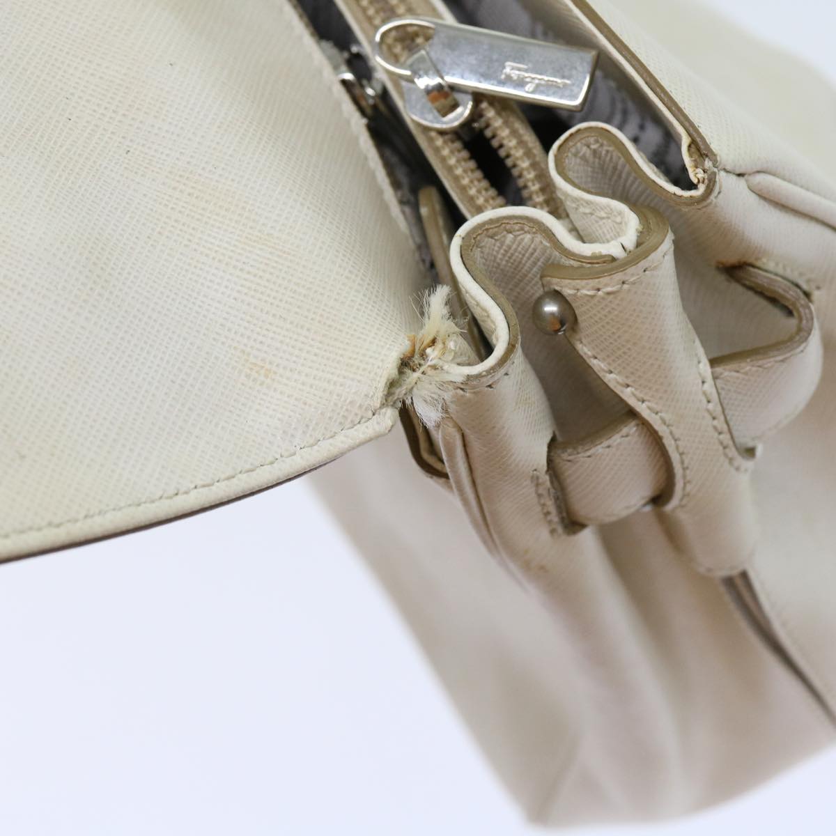 Salvatore Ferragamo Gancini Hand Bag Leather White Auth 63763