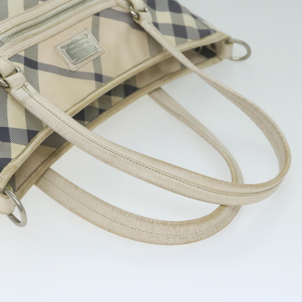 BURBERRY Nova Check Blue Label Shoulder Bag Nylon White Auth 63904