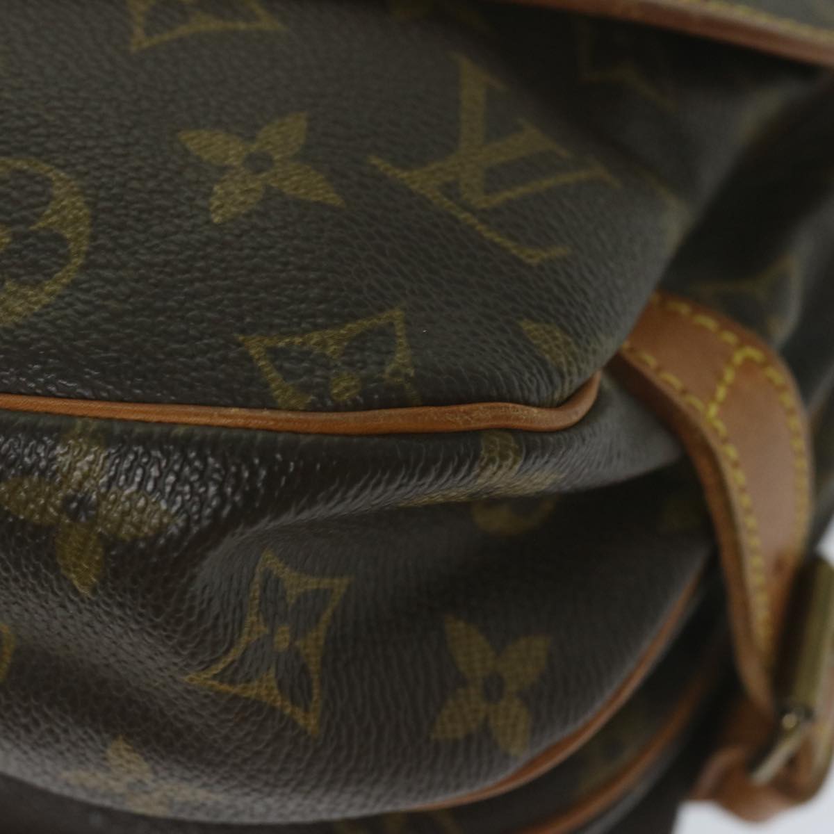 LOUIS VUITTON Monogram Saumur 30 Shoulder Bag M42256 LV Auth 63934