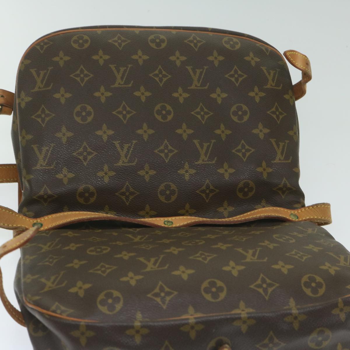 LOUIS VUITTON Monogram Saumur 30 Shoulder Bag M42256 LV Auth 63934