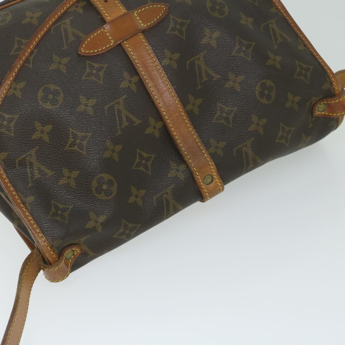 LOUIS VUITTON Monogram Saumur 30 Shoulder Bag M42256 LV Auth 63934