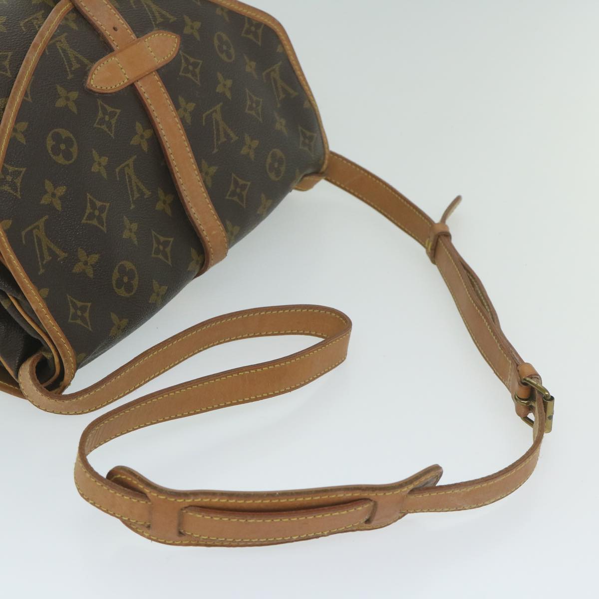 LOUIS VUITTON Monogram Saumur 30 Shoulder Bag M42256 LV Auth 63952