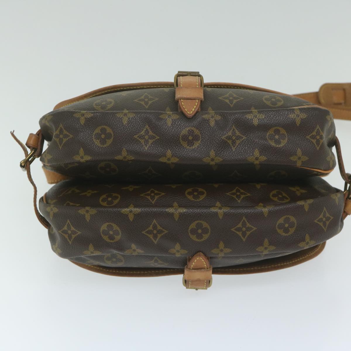 LOUIS VUITTON Monogram Saumur 30 Shoulder Bag M42256 LV Auth 63952