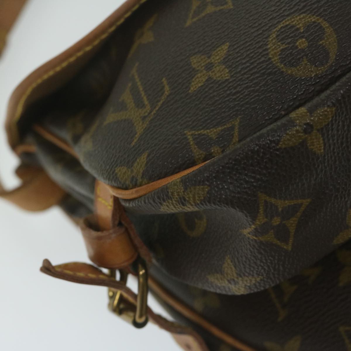 LOUIS VUITTON Monogram Saumur 30 Shoulder Bag M42256 LV Auth 63952