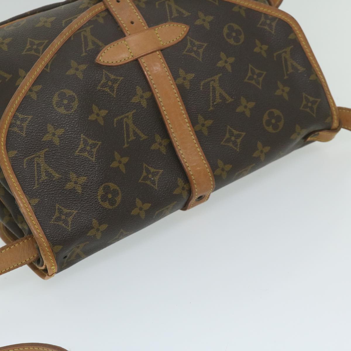 LOUIS VUITTON Monogram Saumur 30 Shoulder Bag M42256 LV Auth 63952