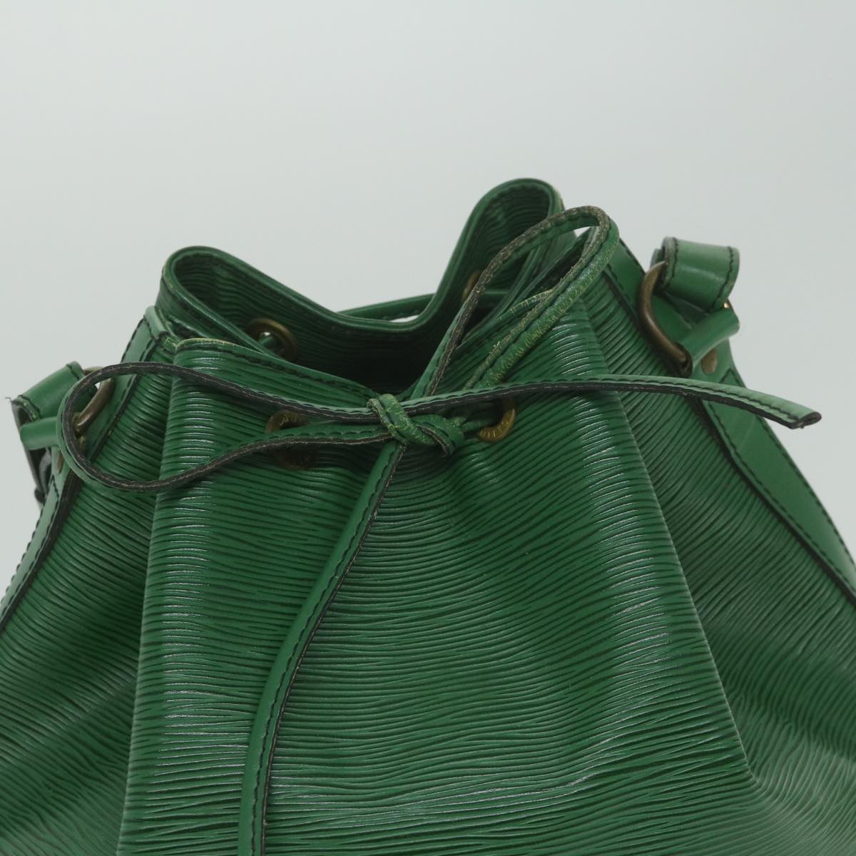 LOUIS VUITTON Epi Noe Shoulder Bag Green M44004 LV Auth 63965