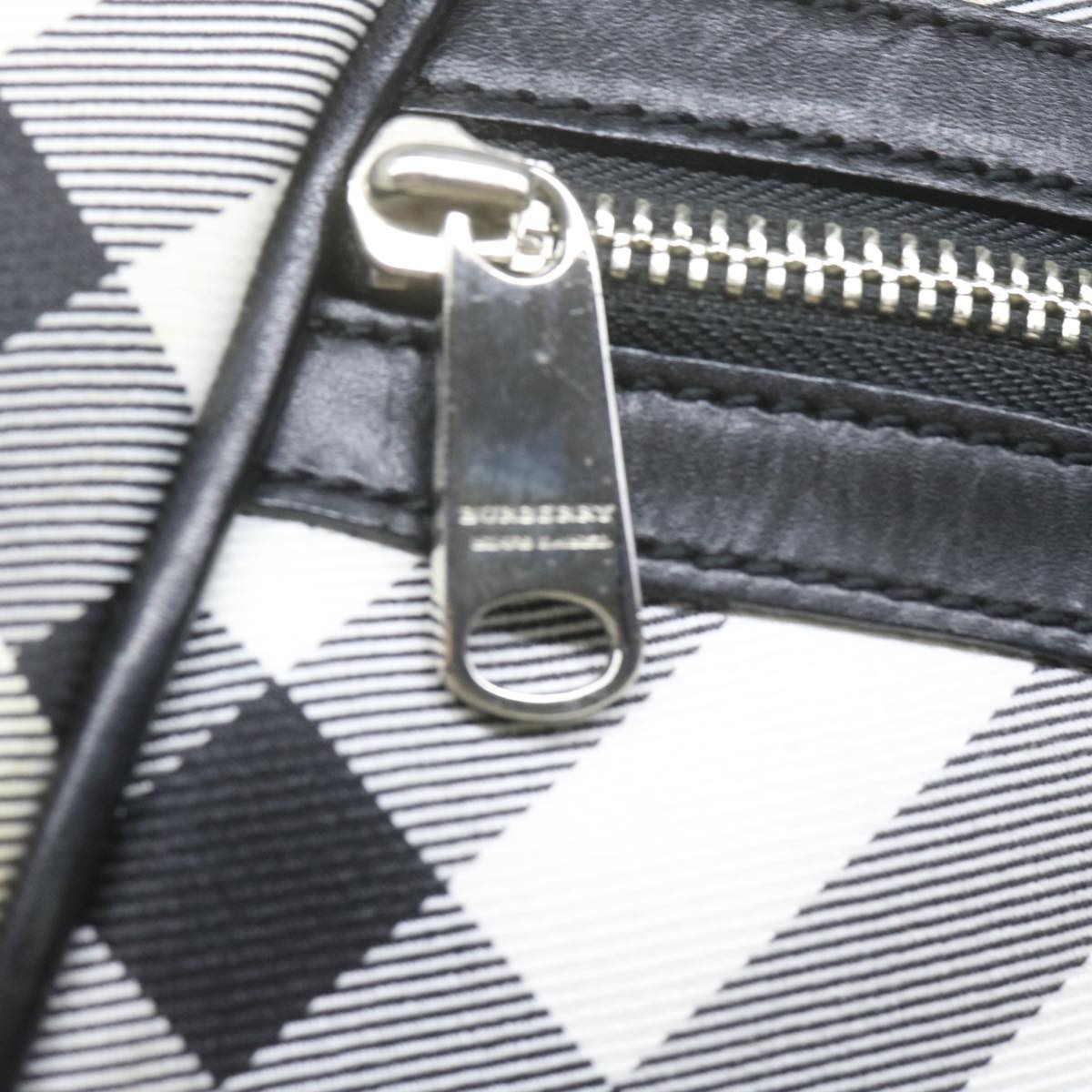 BURBERRY Nova Check Blue Label Shoulder Bag Nylon White Black Auth 64124