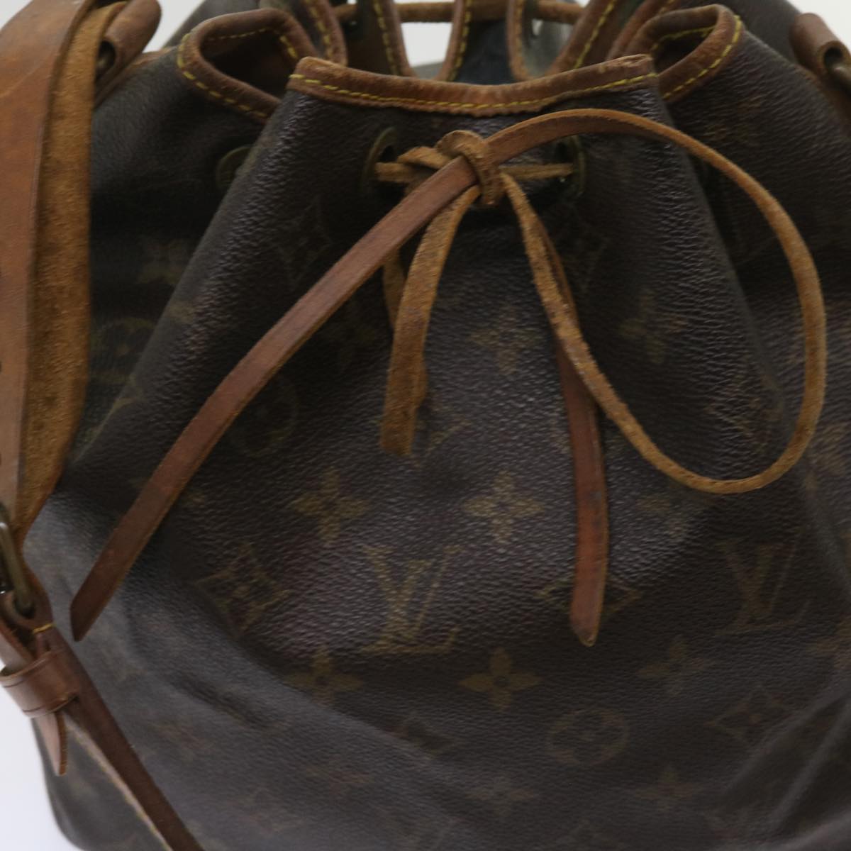 LOUIS VUITTON Monogram Petit Noe Shoulder Bag M42226 LV Auth 64260