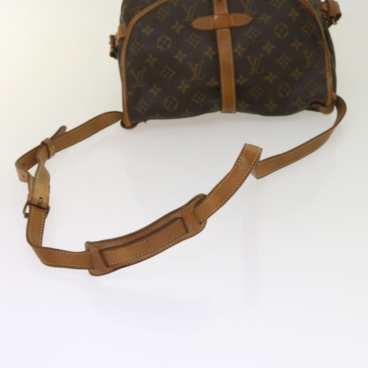 LOUIS VUITTON Monogram Saumur 30 Shoulder Bag M42256 LV Auth 64411