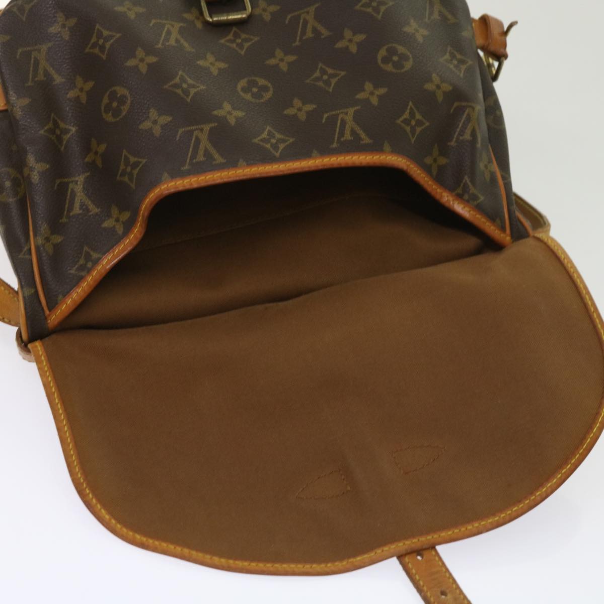 LOUIS VUITTON Monogram Saumur 30 Shoulder Bag M42256 LV Auth 64412