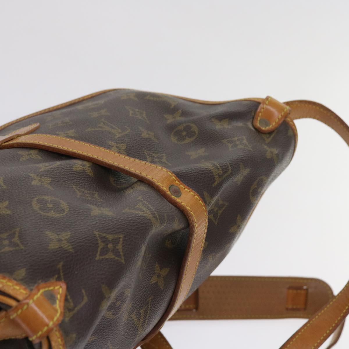 LOUIS VUITTON Monogram Saumur 30 Shoulder Bag M42256 LV Auth 64412